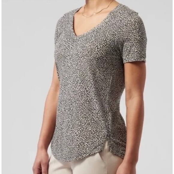 Athleta Breezy Scoop V-Neck Micro Cheetah Print Tee - Picture 1 of 8